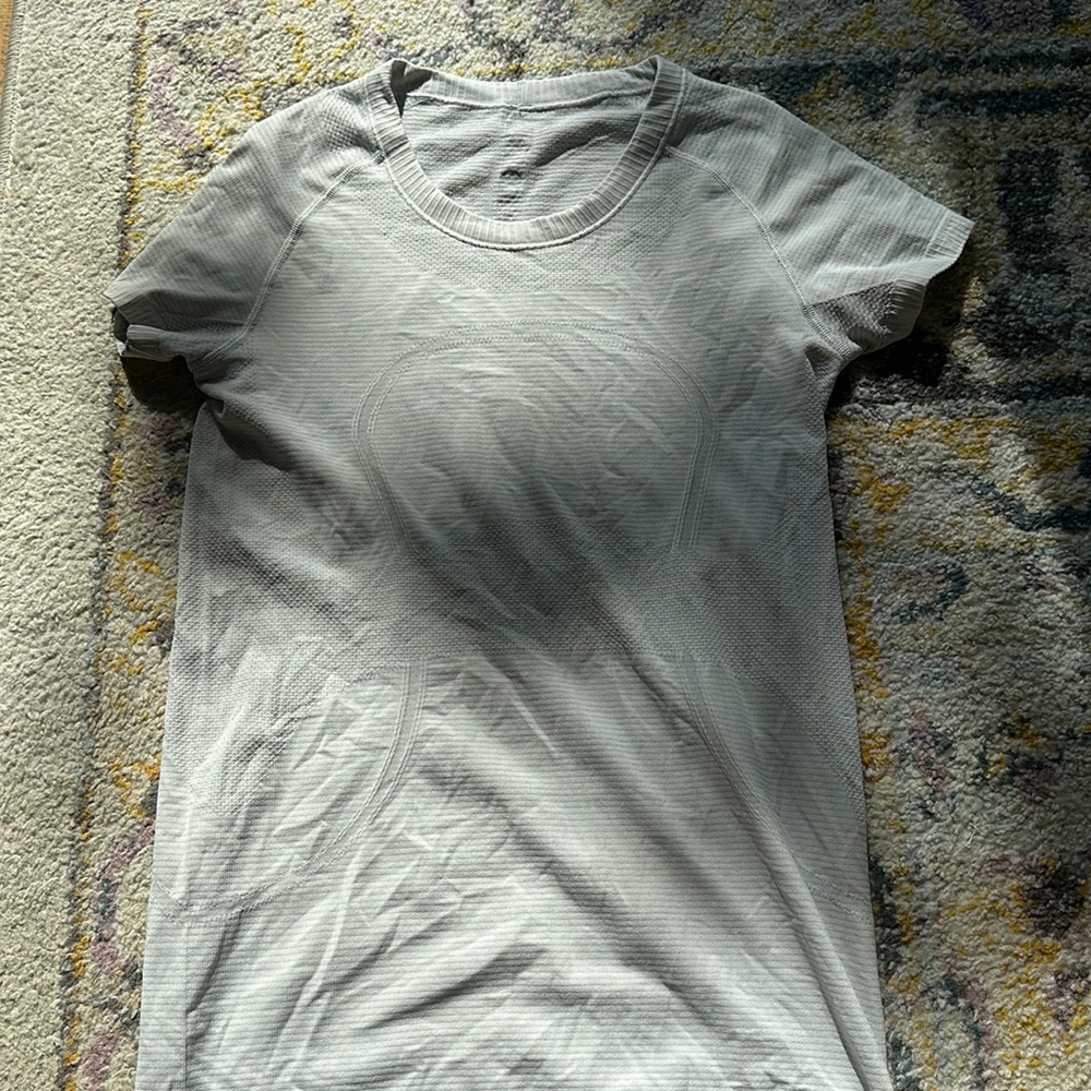 Lululemon swiftly tech short sleeve
